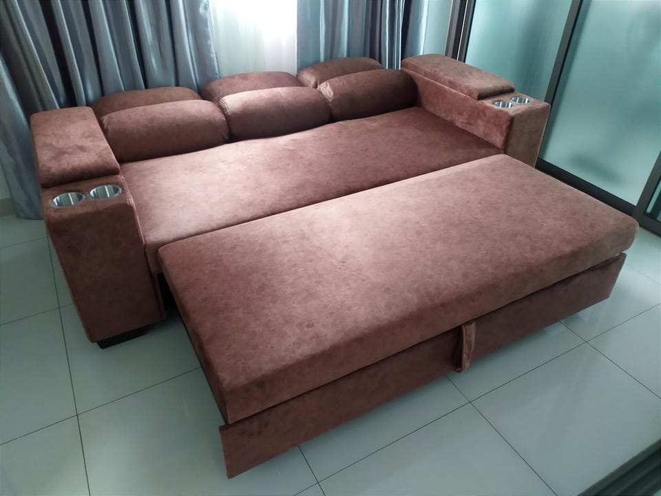 Bed, Seating area