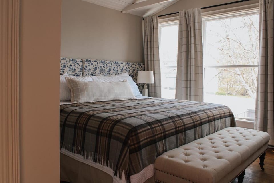 Photo of the whole room, Bedroom, Garden view, Sea view