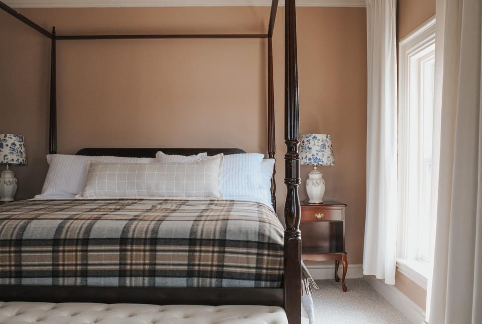 Bed, Bedroom, Sea view