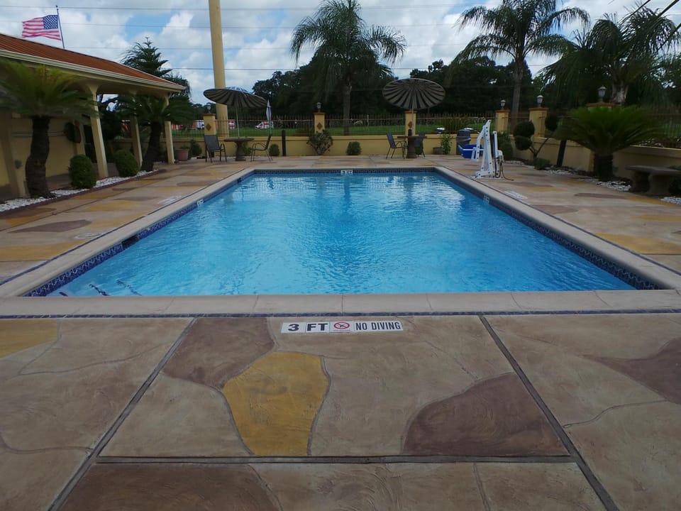 Pool view, Swimming pool