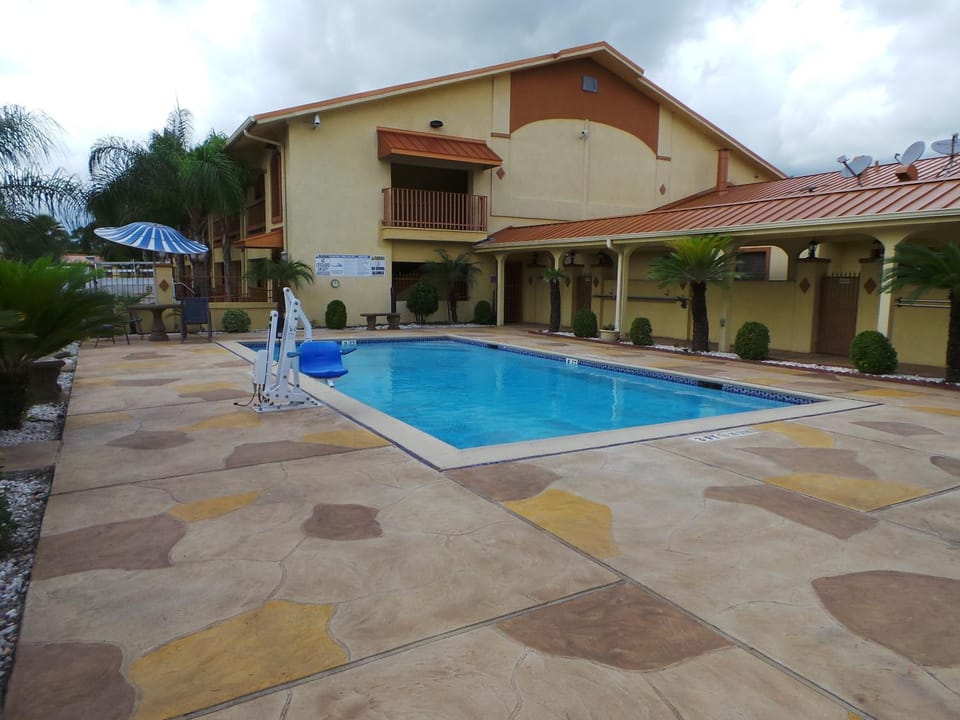 Property building, Swimming pool