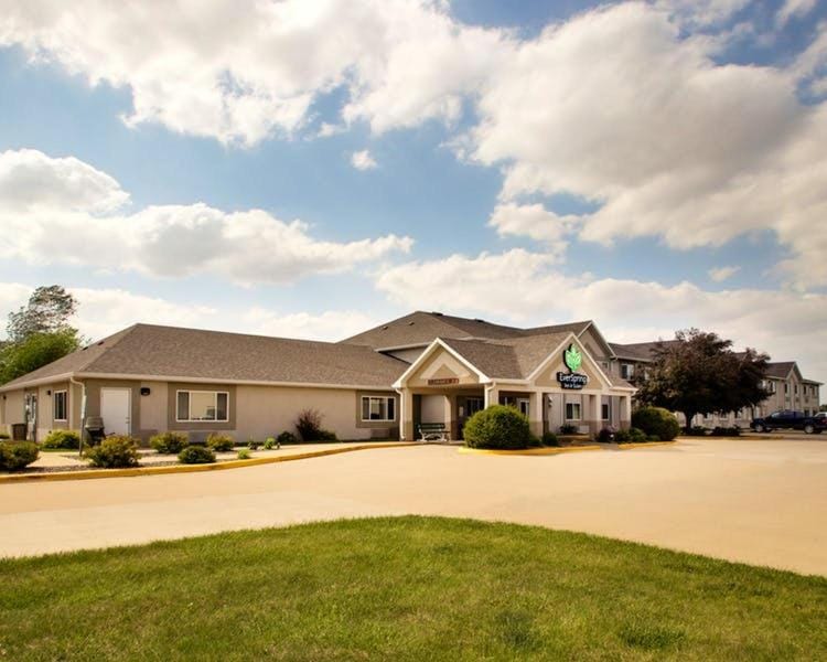 Property building, Facade/entrance, Day, Neighbourhood, Street view