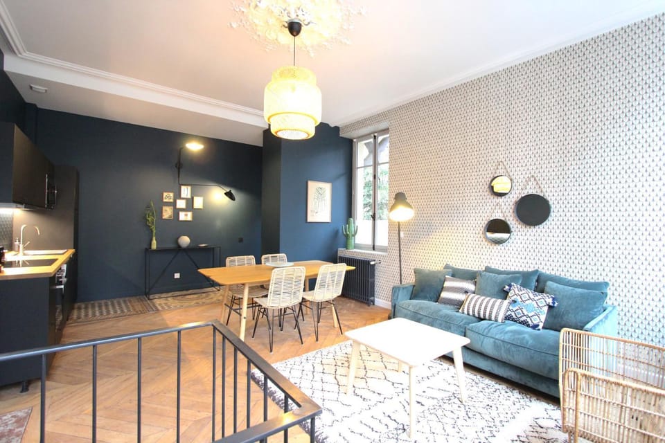 TV and multimedia, Living room, Seating area, Dining area, internet