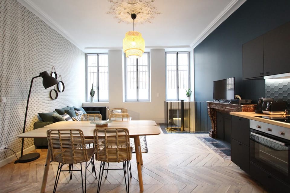 TV and multimedia, Kitchen or kitchenette, Living room, Seating area, Dining area, pet friendly, stove