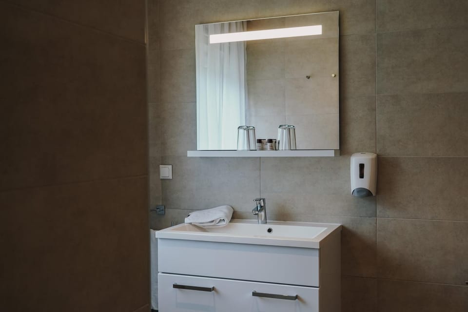 Pension Steinbichler - Apartments und Zimmer Check in 24-7 Bed and Breakfast in Graz