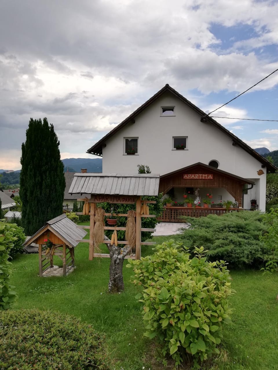 Property building, Facade/entrance, Garden