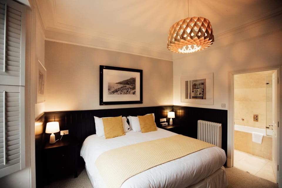 Henry's, 27 The Terrace Bed and Breakfast in Saint Ives