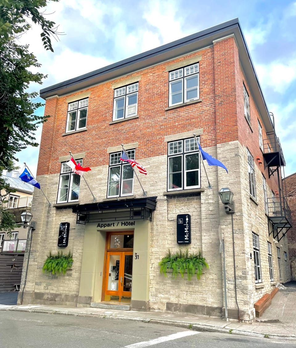 Property building, Facade/entrance