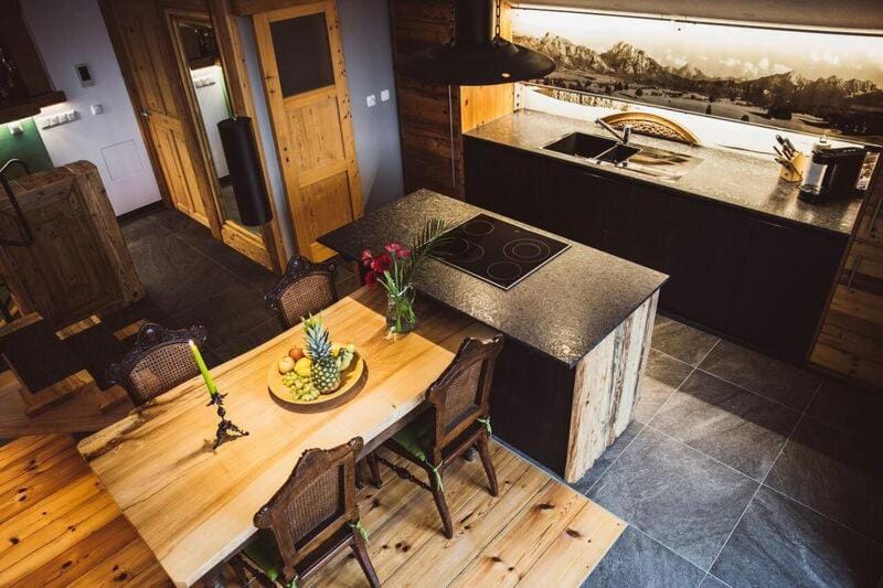 Kitchen or kitchenette, Photo of the whole room, Decorative detail, Seating area, Dining area