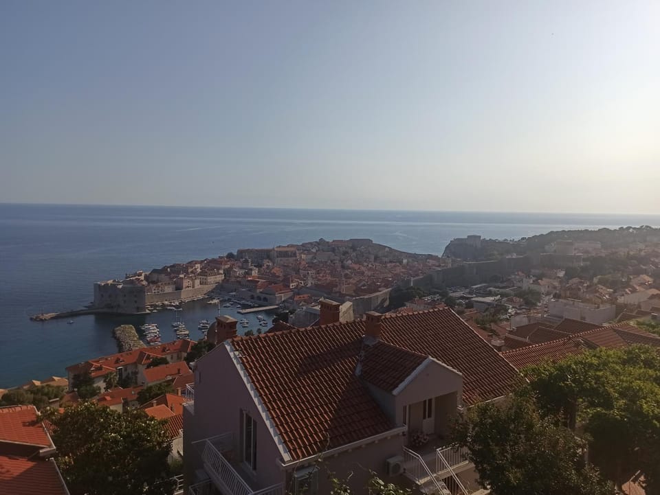 City view, Sea view