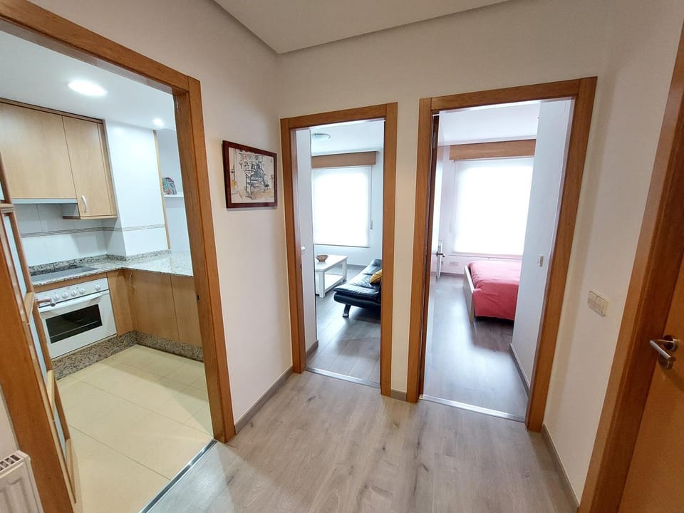 Bed, Library, Kitchen or kitchenette, Living room, Lobby or reception, Dining area, Bedroom, furniture, heating, internet, oven, storage, stove, wardrobe, washing machine