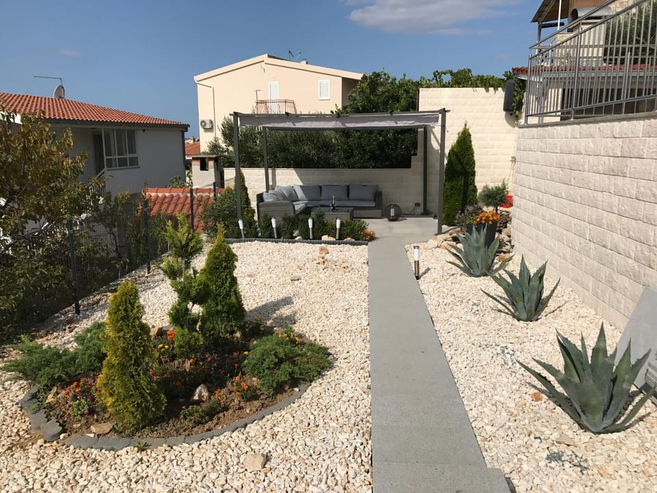 Garden, Lounge or bar, Seating area