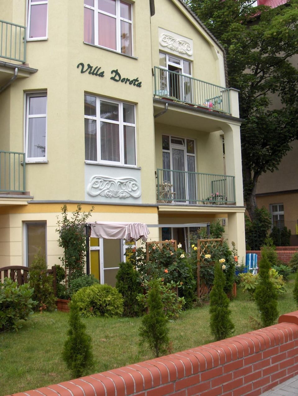 Property building, Facade/entrance