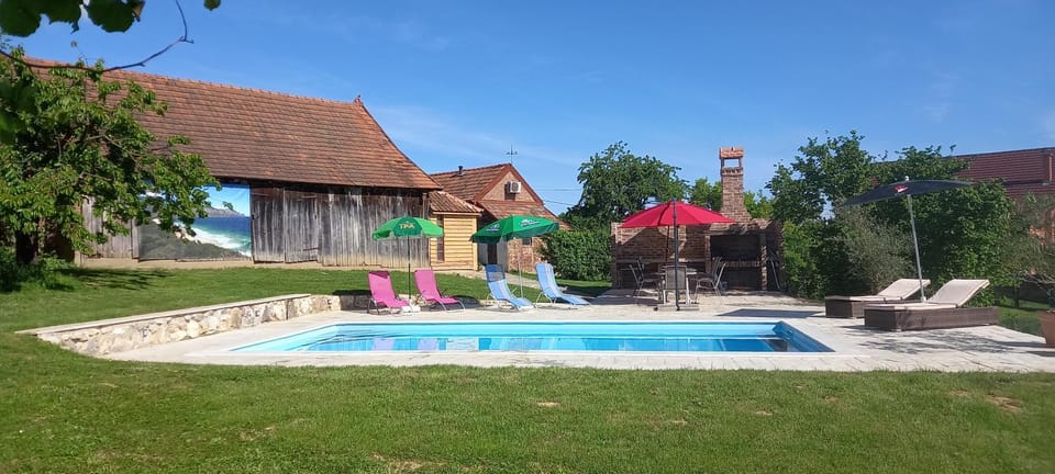 Garden view, Pool view, Swimming pool, Swimming pool, sunbed
