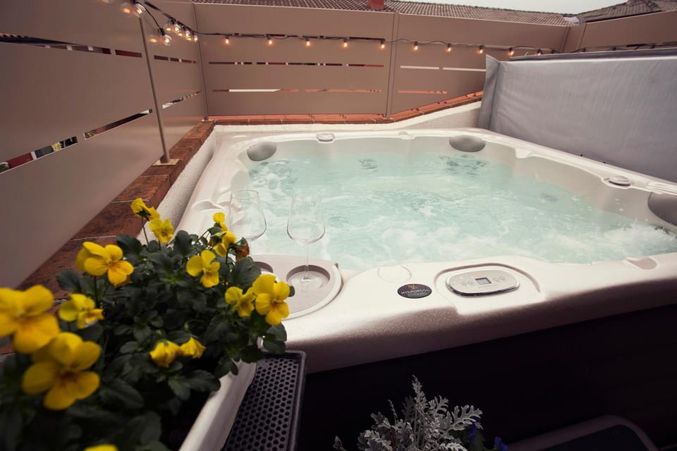 Hot Tub, Hot Tub, Balcony/Terrace, Balcony/Terrace