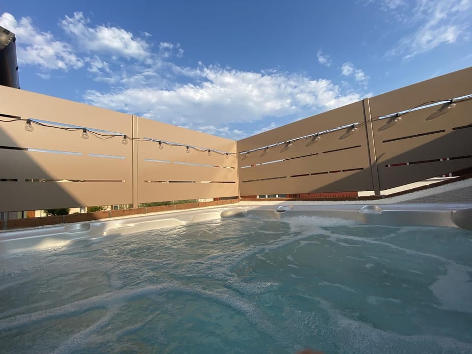 Day, Hot Tub, Hot Tub, Balcony/Terrace, Balcony/Terrace, Pool view, Swimming pool