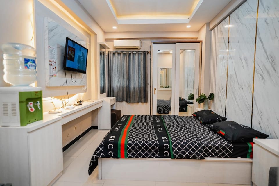 Bed, Bedroom