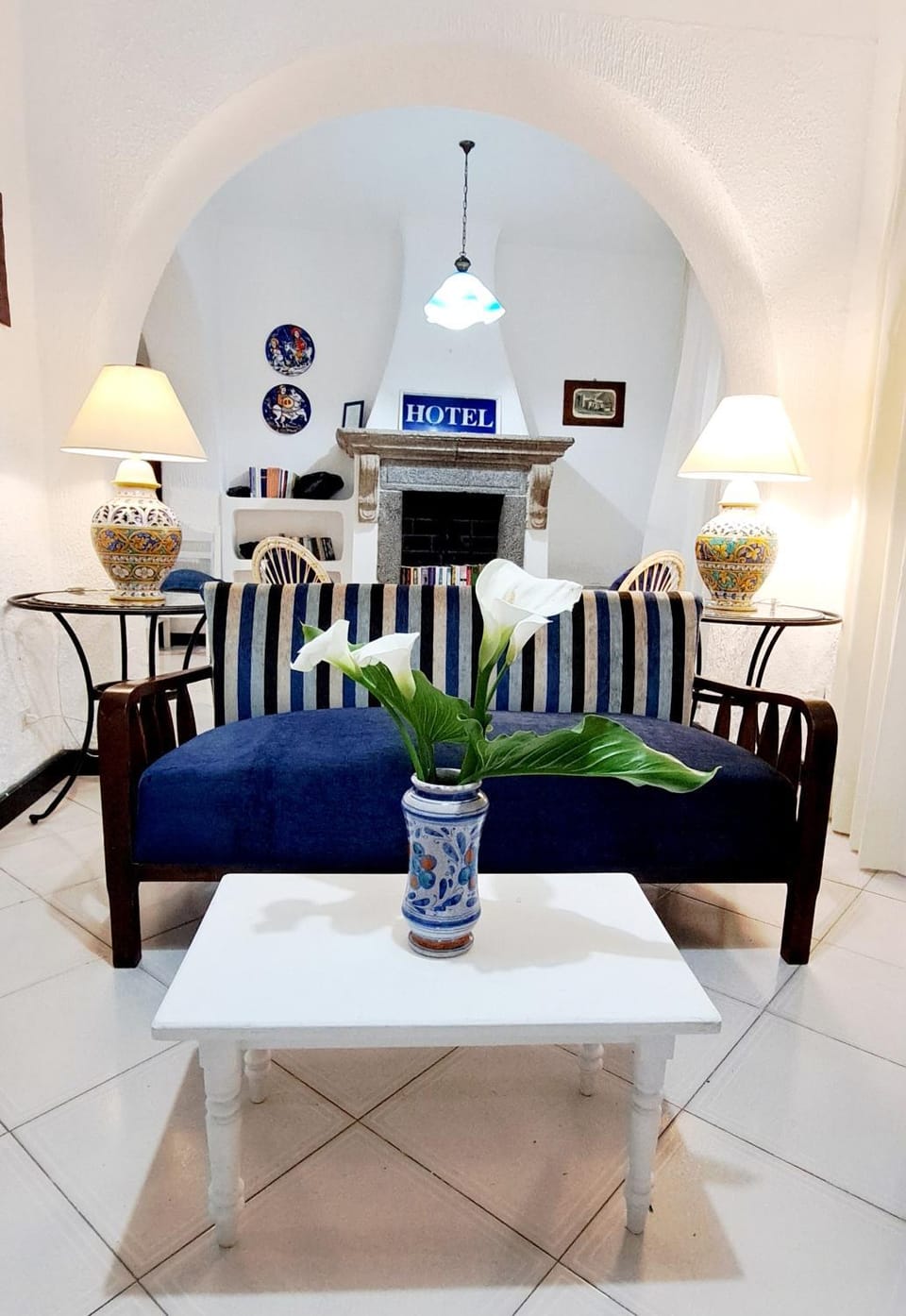 Communal lounge/ TV room