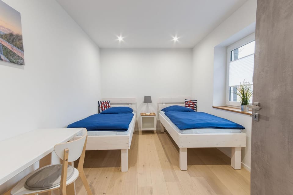 Bed, Photo of the whole room, Decorative detail