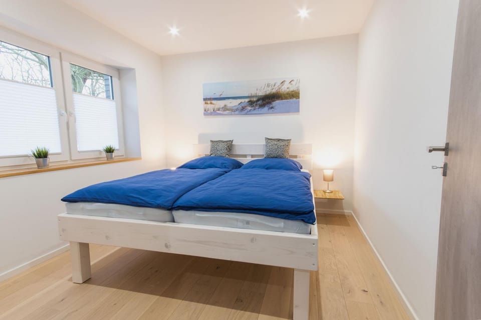 Bed, Photo of the whole room, Decorative detail