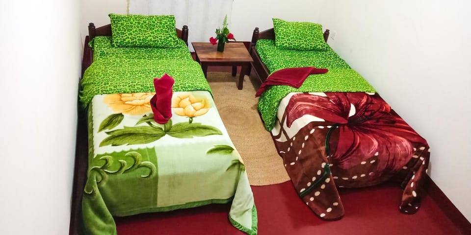 Bedroom, towels