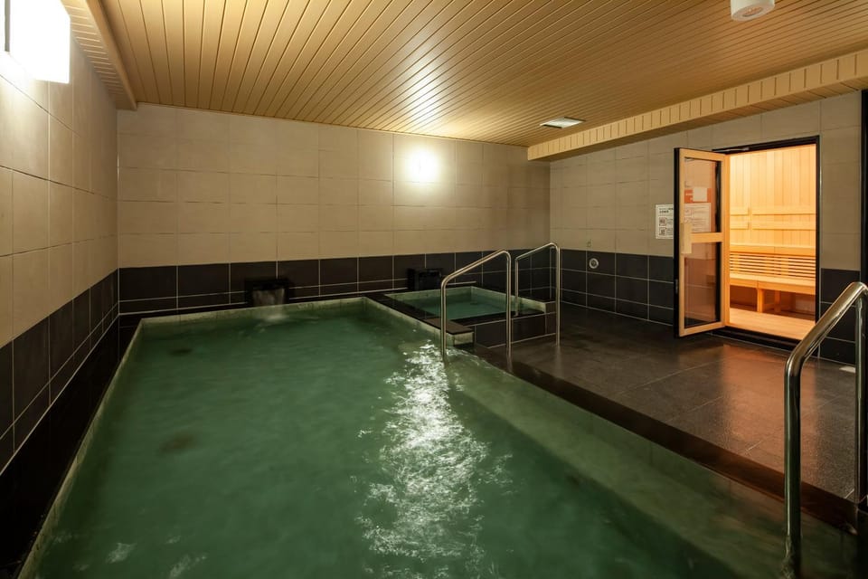 Shower, Area and facilities
