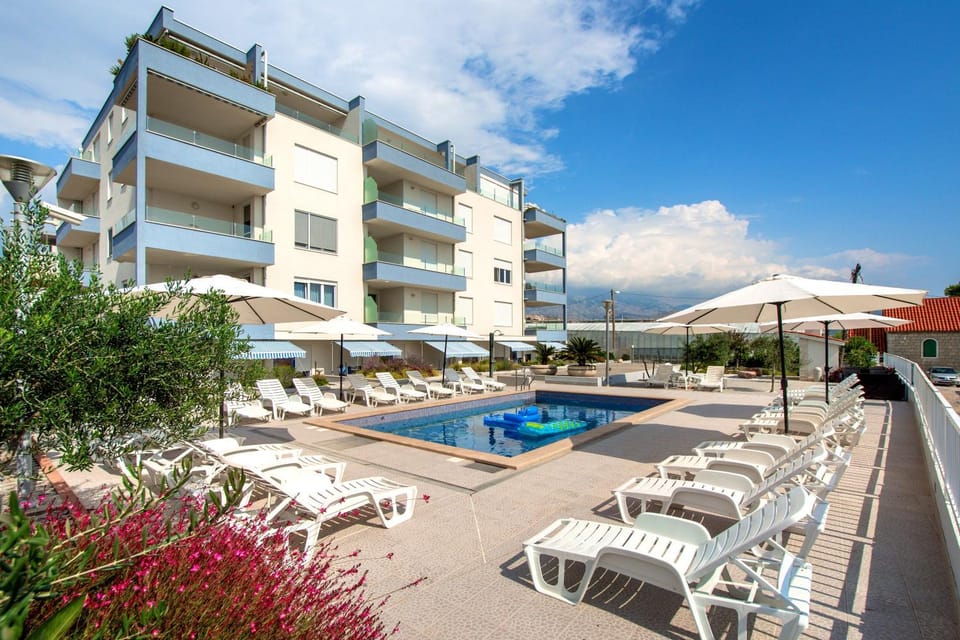 Property building, Pool view, Swimming pool, Swimming pool