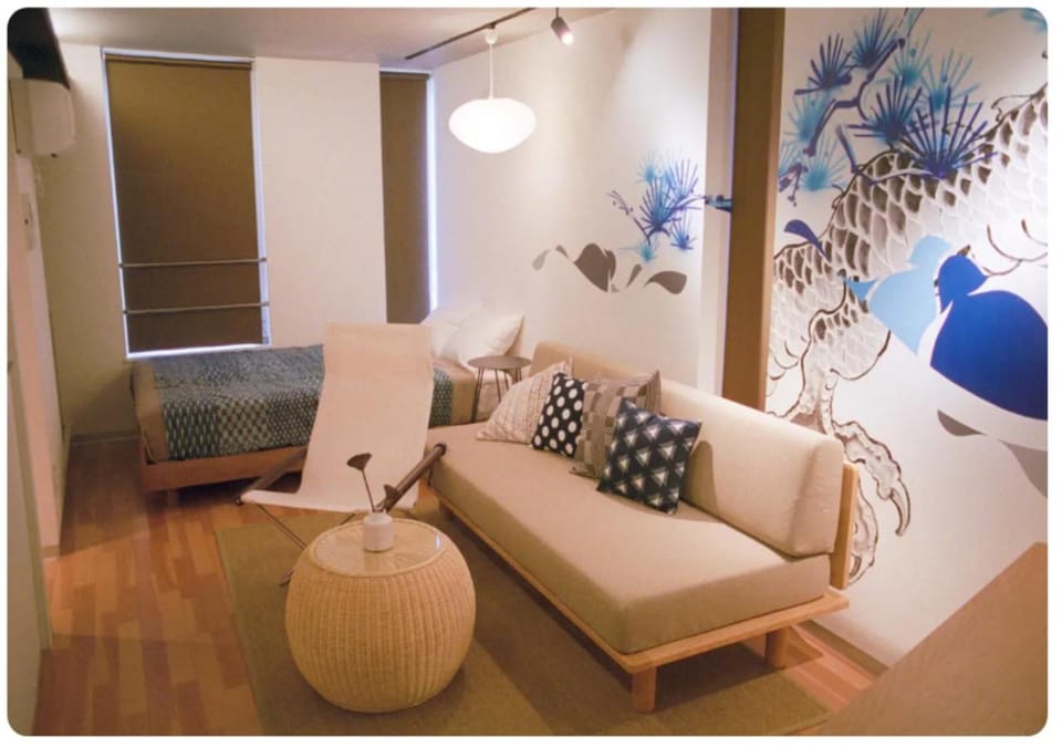 Bed, Seating area