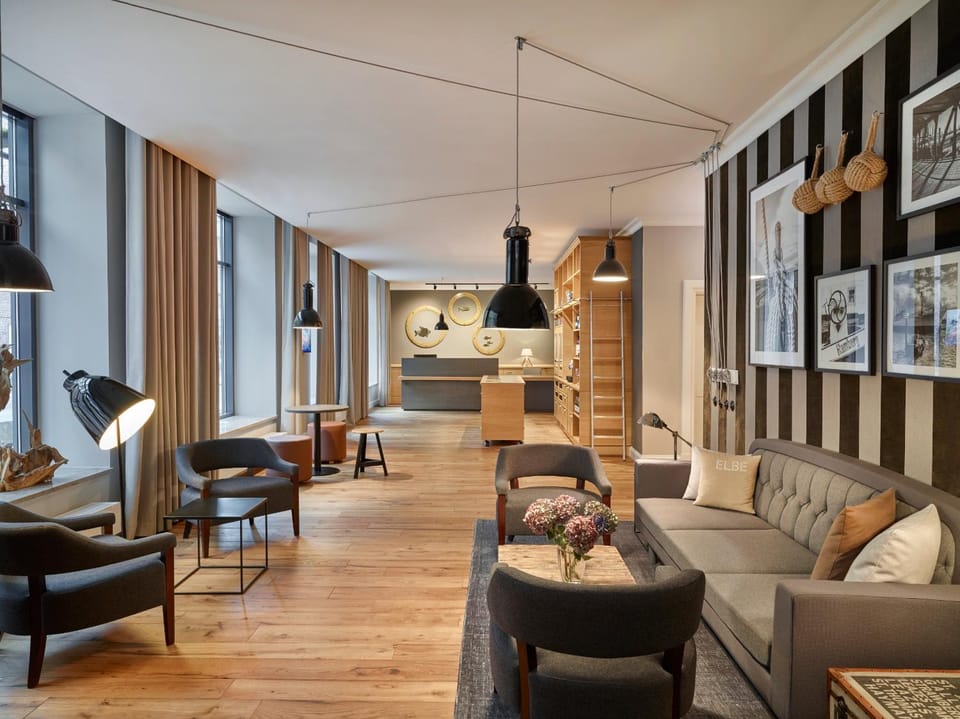 Lobby or reception, Internal: Not applicable to any particular room