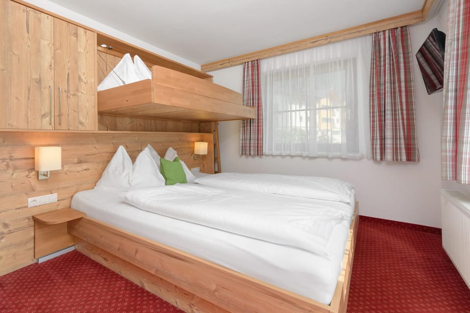 Pension Haus am Dorfplatz Bed and Breakfast in Salzburgerland