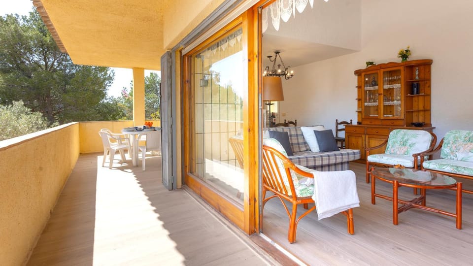 Day, View (from property/room), Balcony/Terrace, Living room, Seating area, Dining area