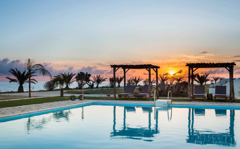Lounge or bar, Swimming pool