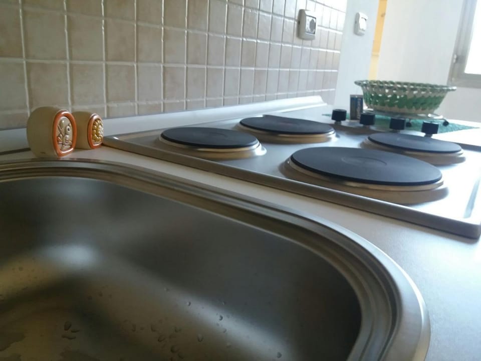 Coffee/tea facilities, Kitchen or kitchenette