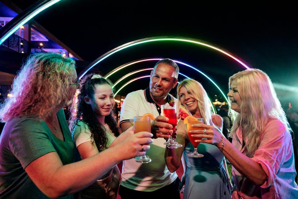 People, Drinks