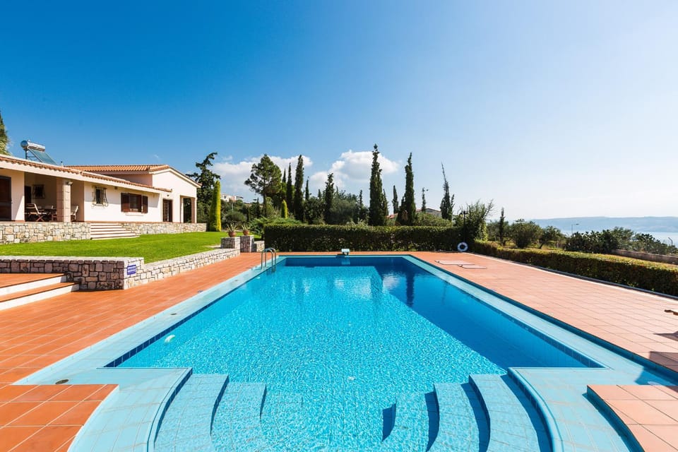 Property building, Day, Swimming pool, Swimming pool