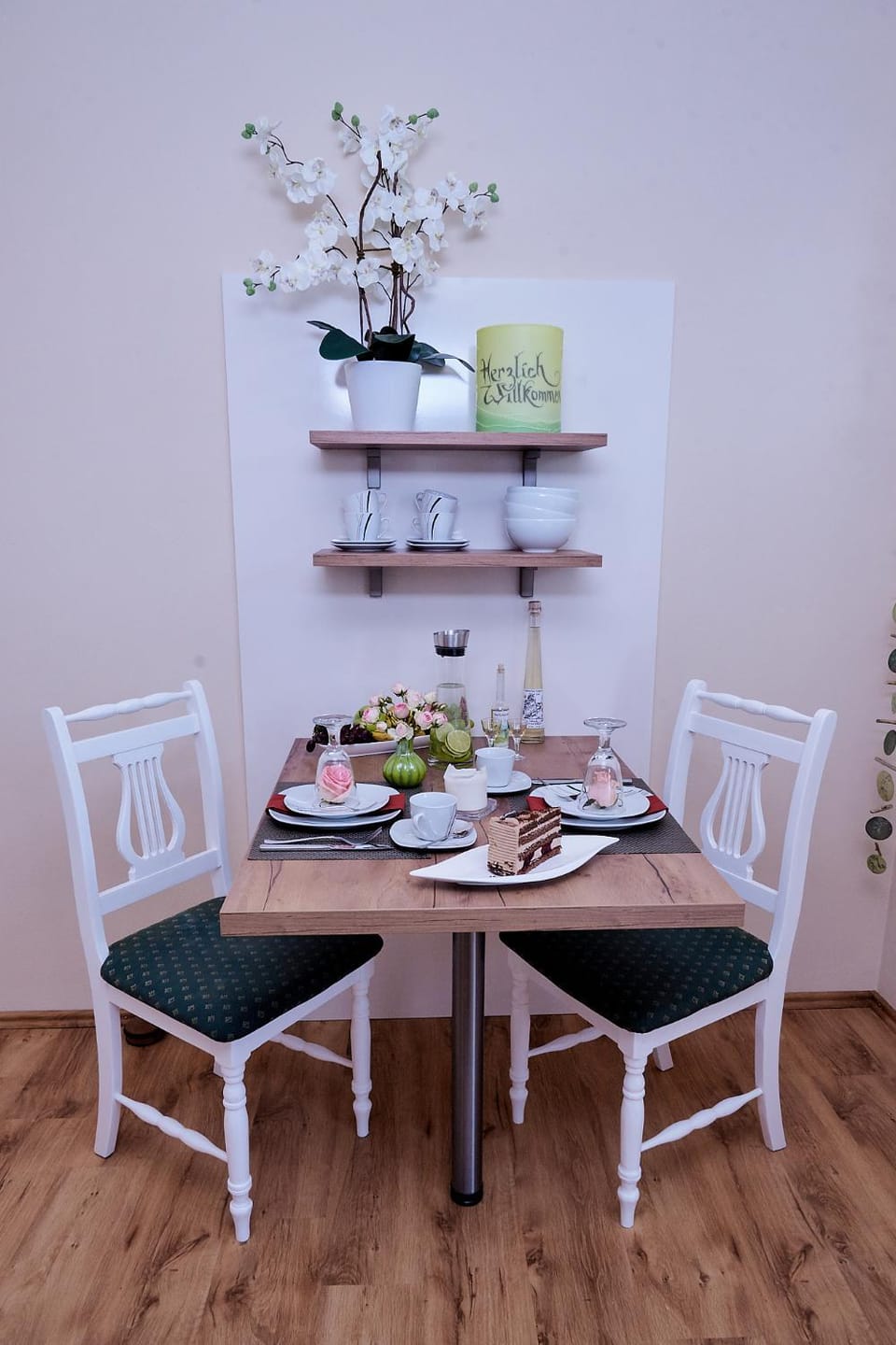 Photo of the whole room, Dining area