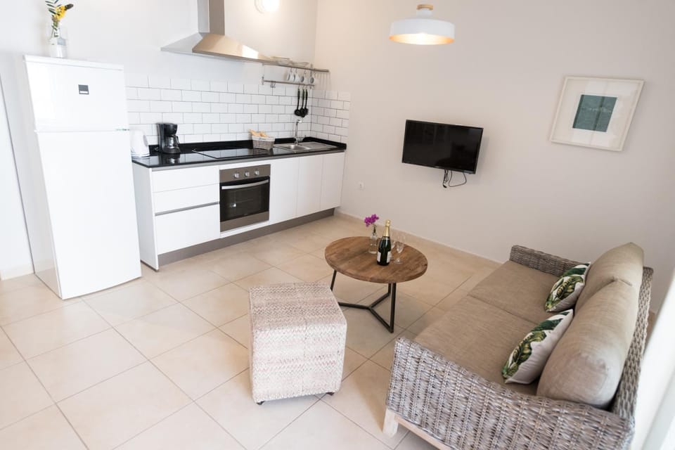 Kitchen or kitchenette, Living room