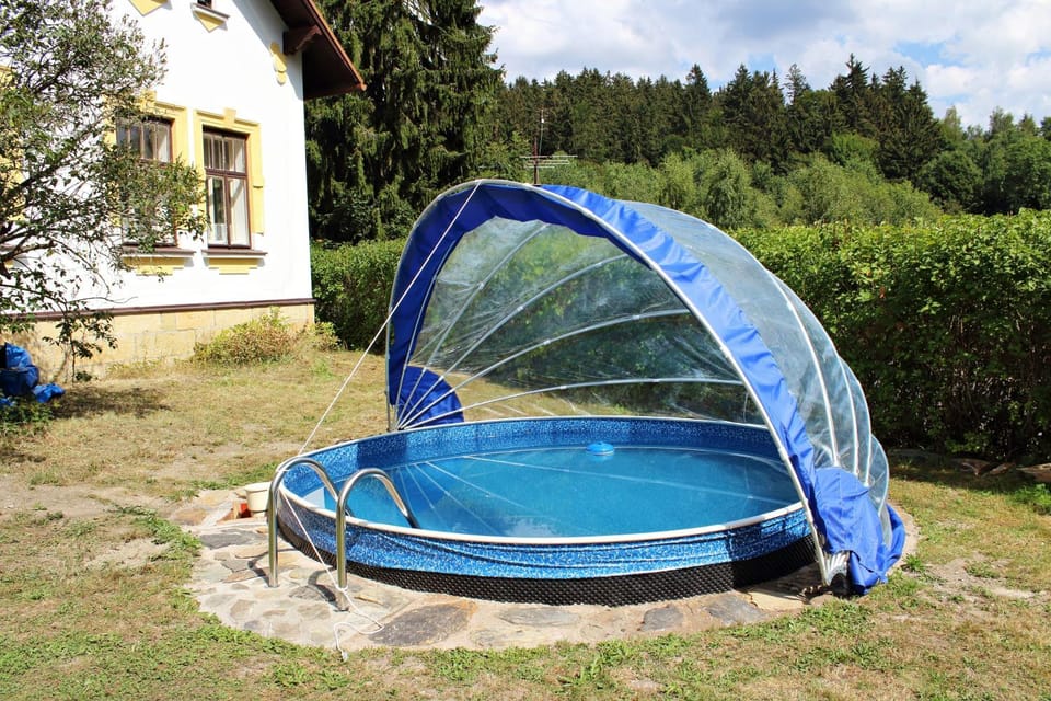 Swimming pool, Swimming pool
