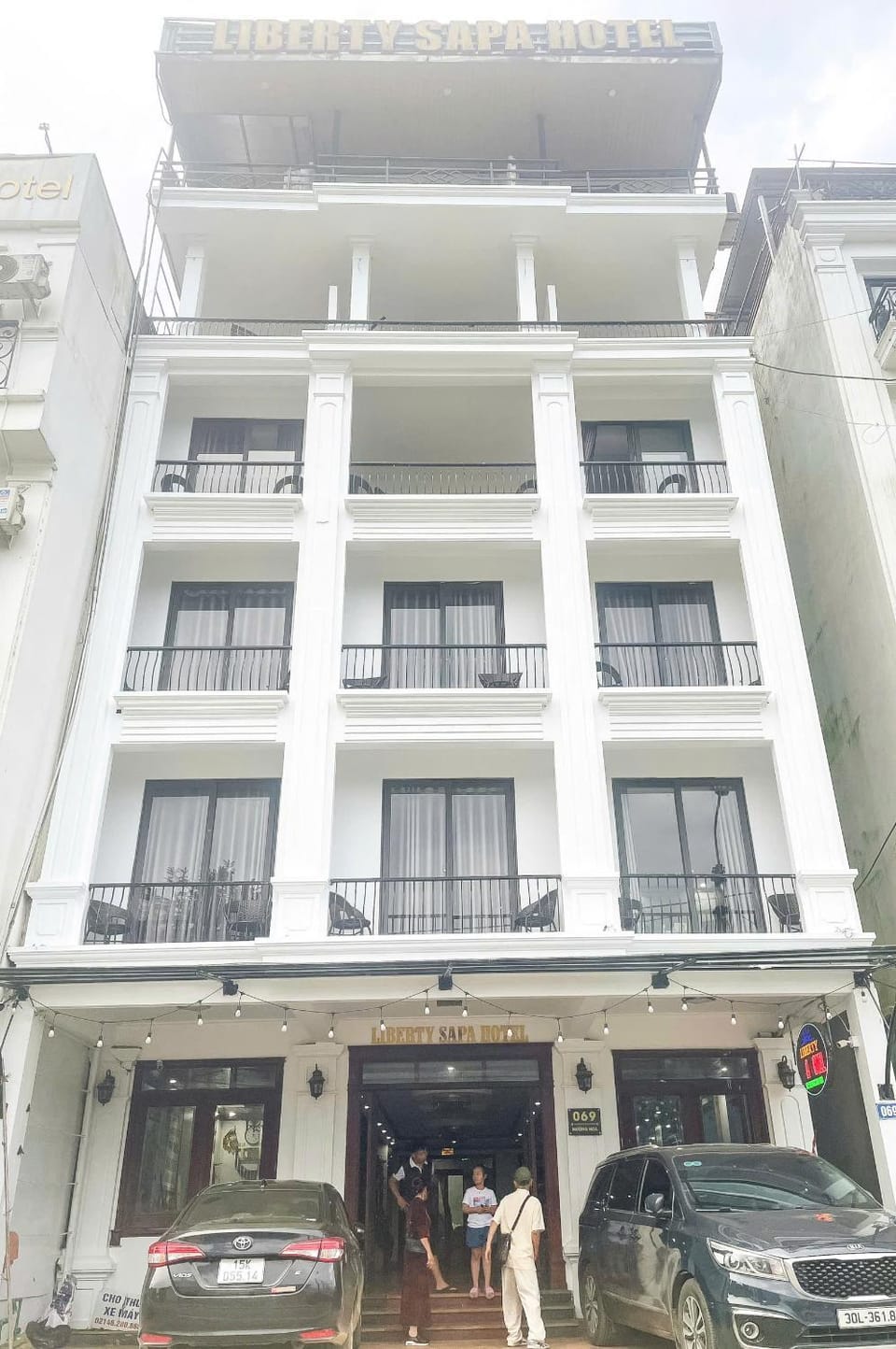 Facade/entrance