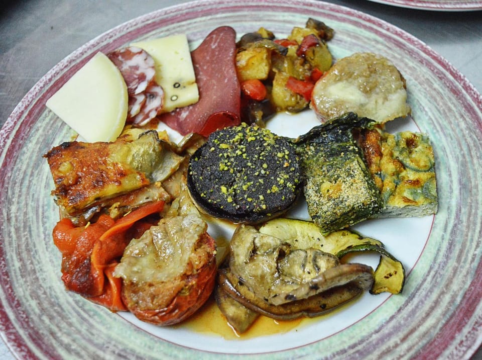 Restaurant/places to eat, Food close-up, Meals