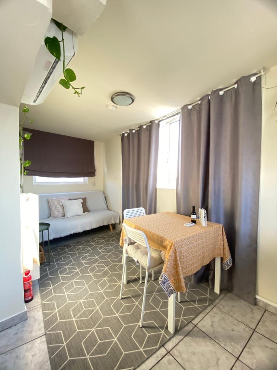 Living room, Photo of the whole room, Seating area, Dining area