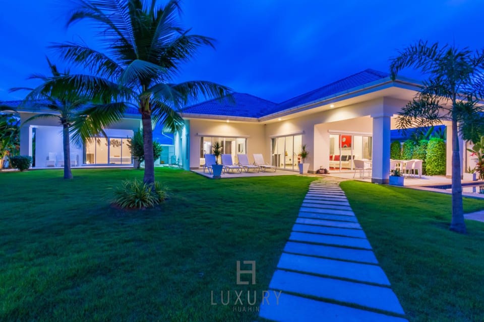 Hua Hin Pool Villa with 4 Bedrooms L50 Villa in Hua Hin District