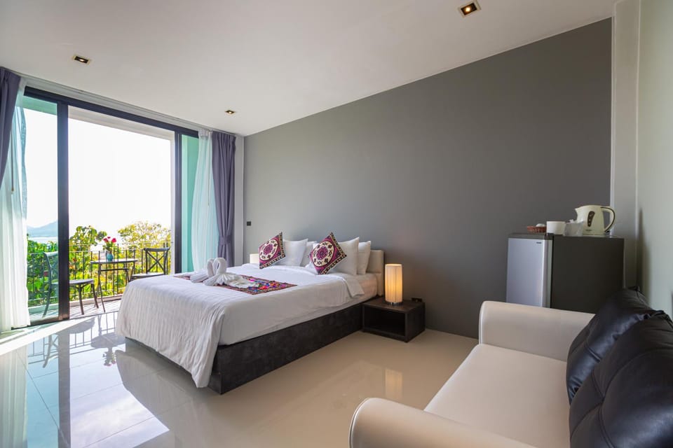 Bed, Balcony/Terrace, Seating area