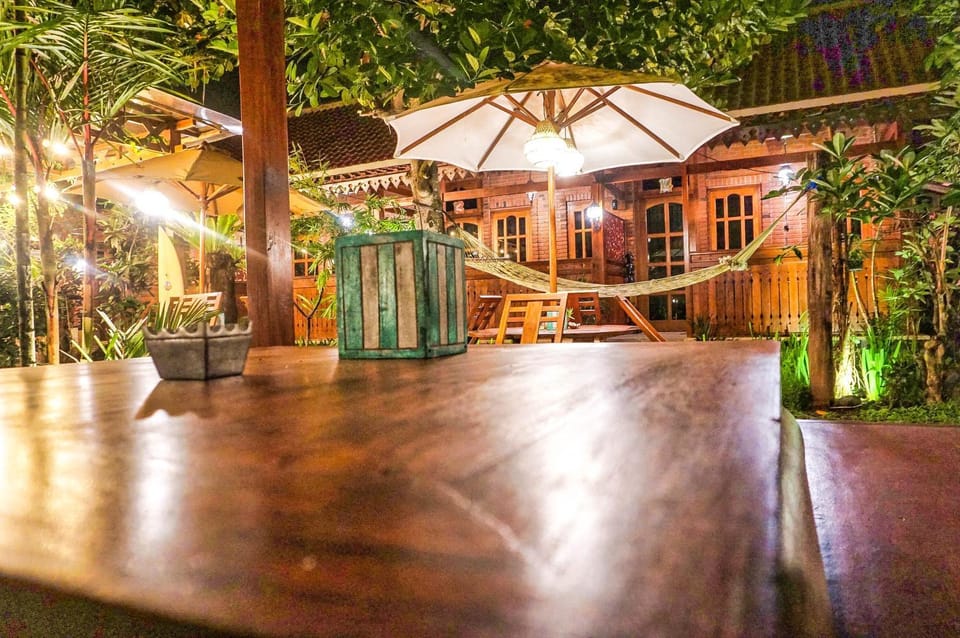 Restaurant/places to eat, Garden, Area and facilities