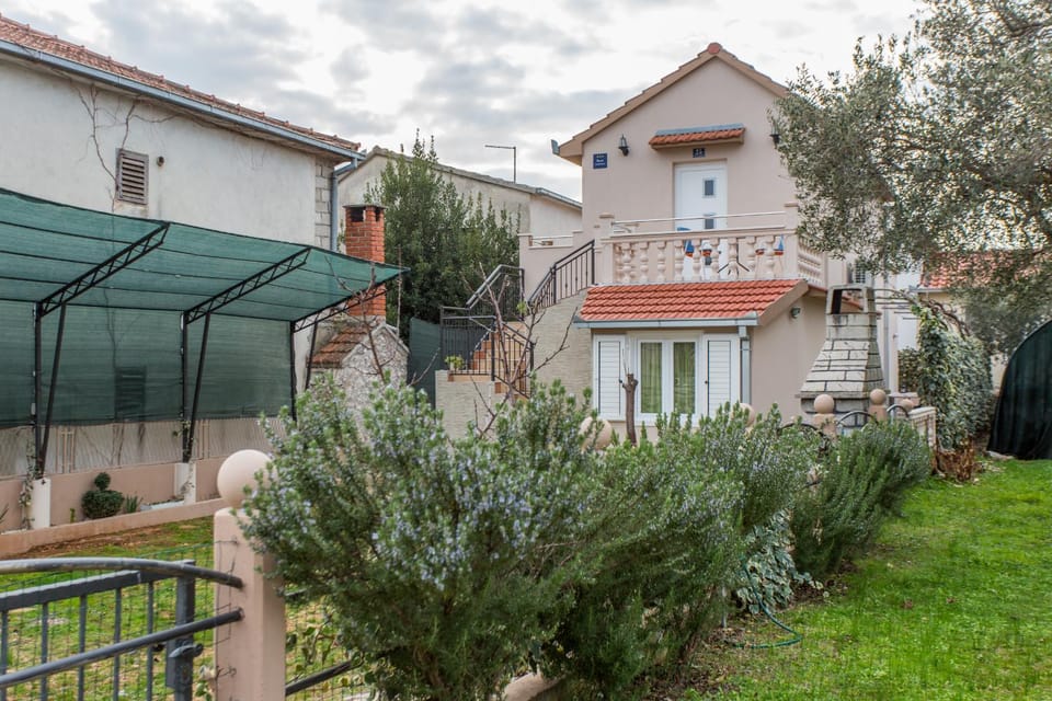 Apartmani M I R J A N A Apartment in Šibenik-Knin County, Croatia