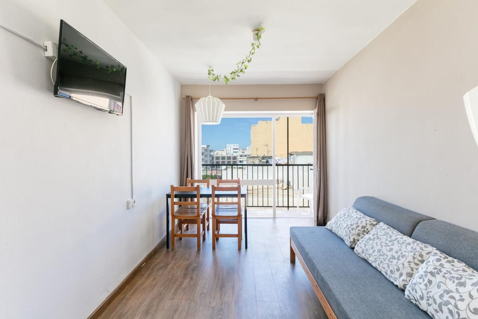 Bed, TV and multimedia, Balcony/Terrace, Living room, Seating area, Dining area