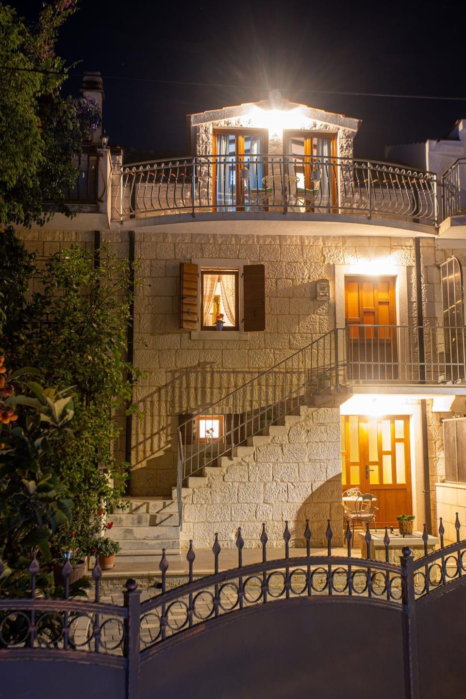 Night, View (from property/room), Balcony/Terrace