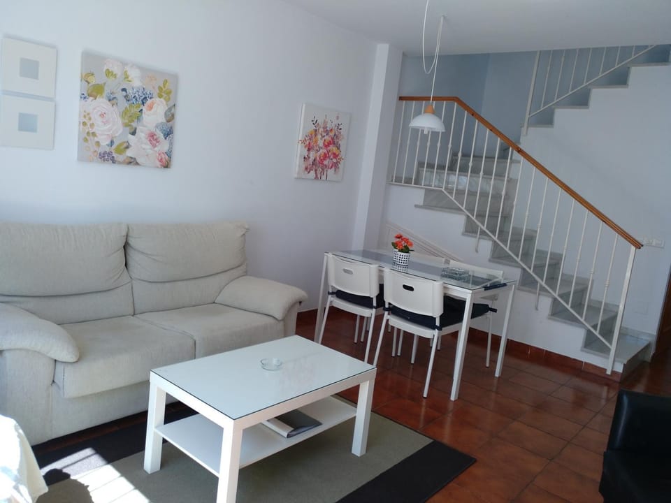 Toilet, Living room, Seating area, Dining area