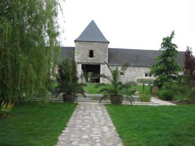Facade/entrance, Garden