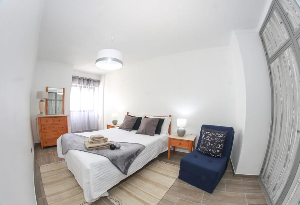 Bed, Other, Other, Photo of the whole room, Decorative detail, Decorative detail, On site